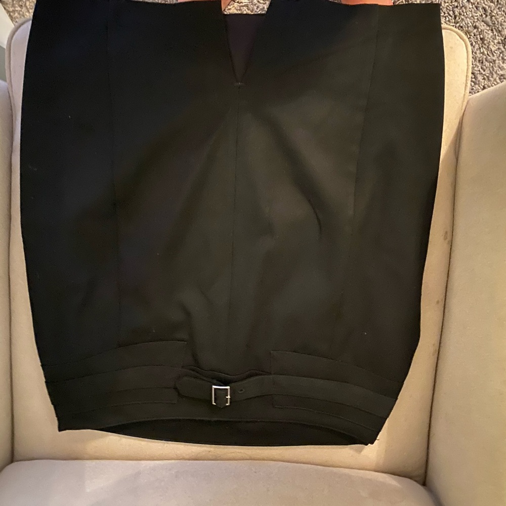 Express size 6 black midi skirt
